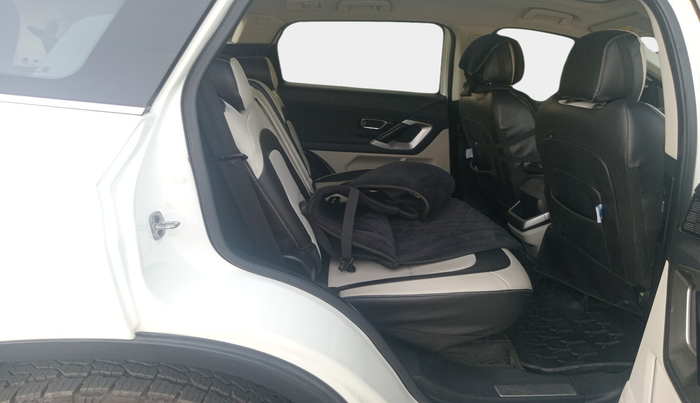 2022 Tata Safari XT PLUS, Diesel, Manual, 77,541 km, interior