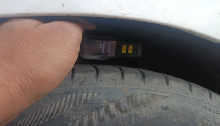 2017 Hyundai Grand i10 ASTA 1.2 KAPPA VTVT, Petrol, Manual, 94,872 km, tyre