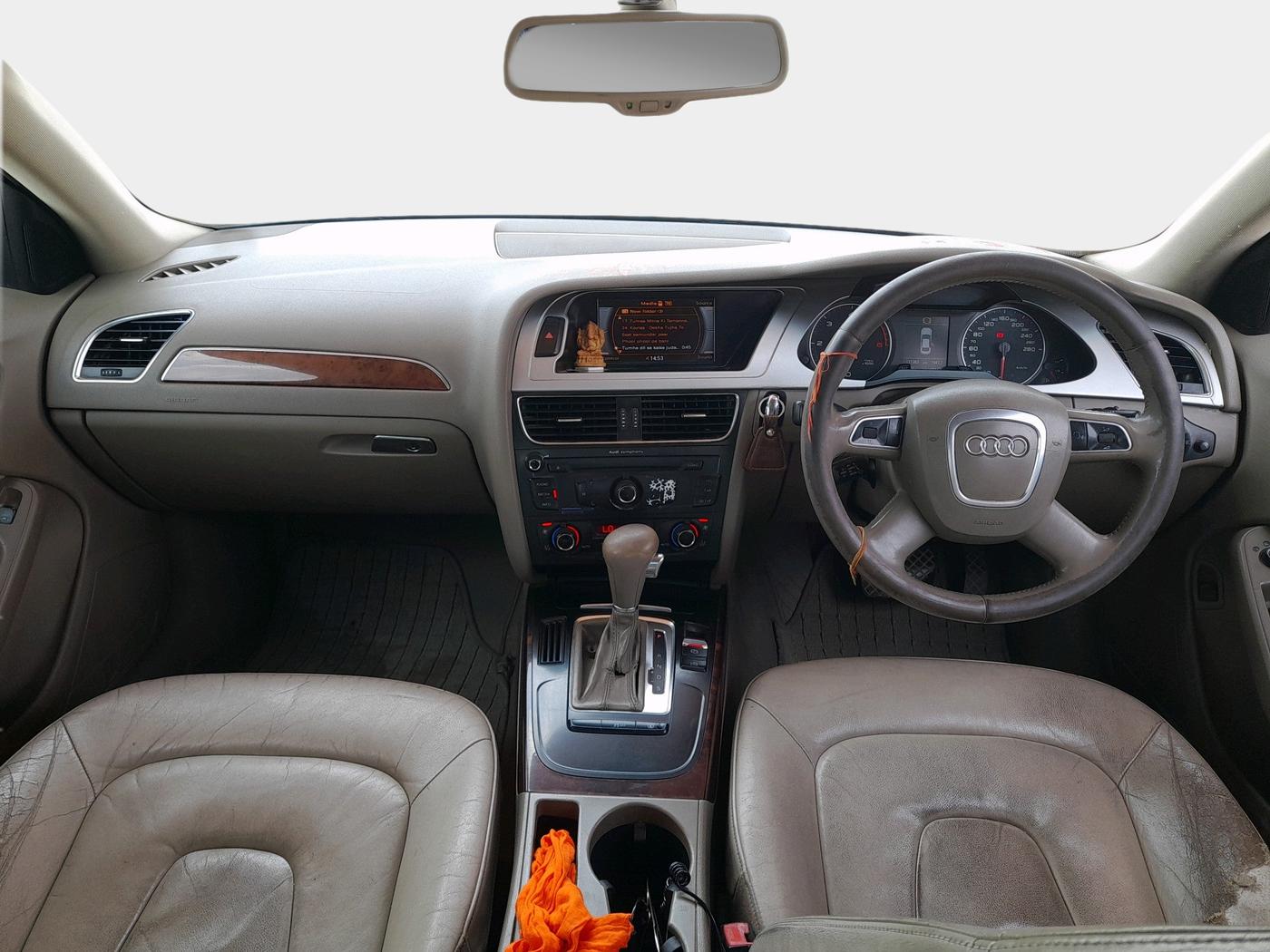 2011 Audi A4 2.0 TDI, Diesel, Automatic, 1,23,985 km, interior