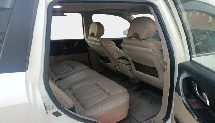 2018 Mahindra XUV500 W10, Diesel, Manual, 1,40,000 km, interior