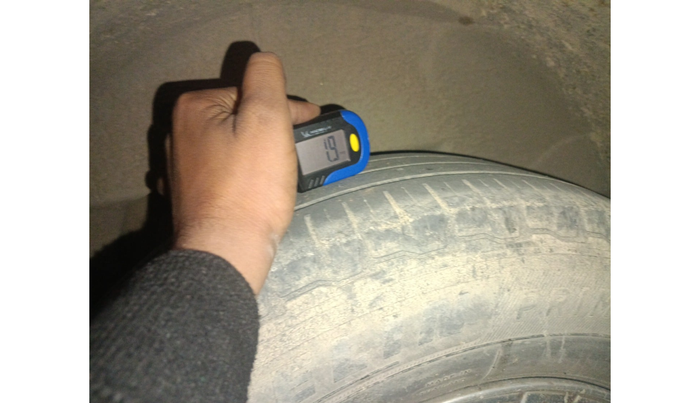 2018 Mahindra XUV500 W10, Diesel, Manual, 1,40,000 km, tyre