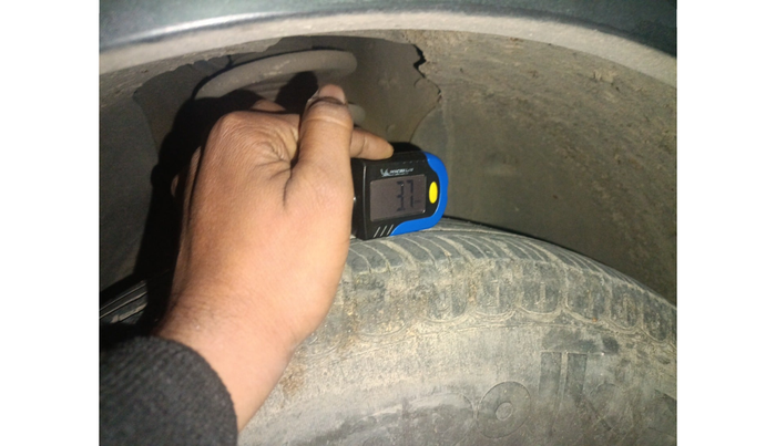 2018 Mahindra XUV500 W10, Diesel, Manual, 1,40,000 km, tyre