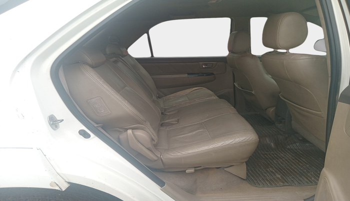 2012 Toyota Fortuner 3.0 4X4 MT, Diesel, Manual, 3,63,753 km, interior