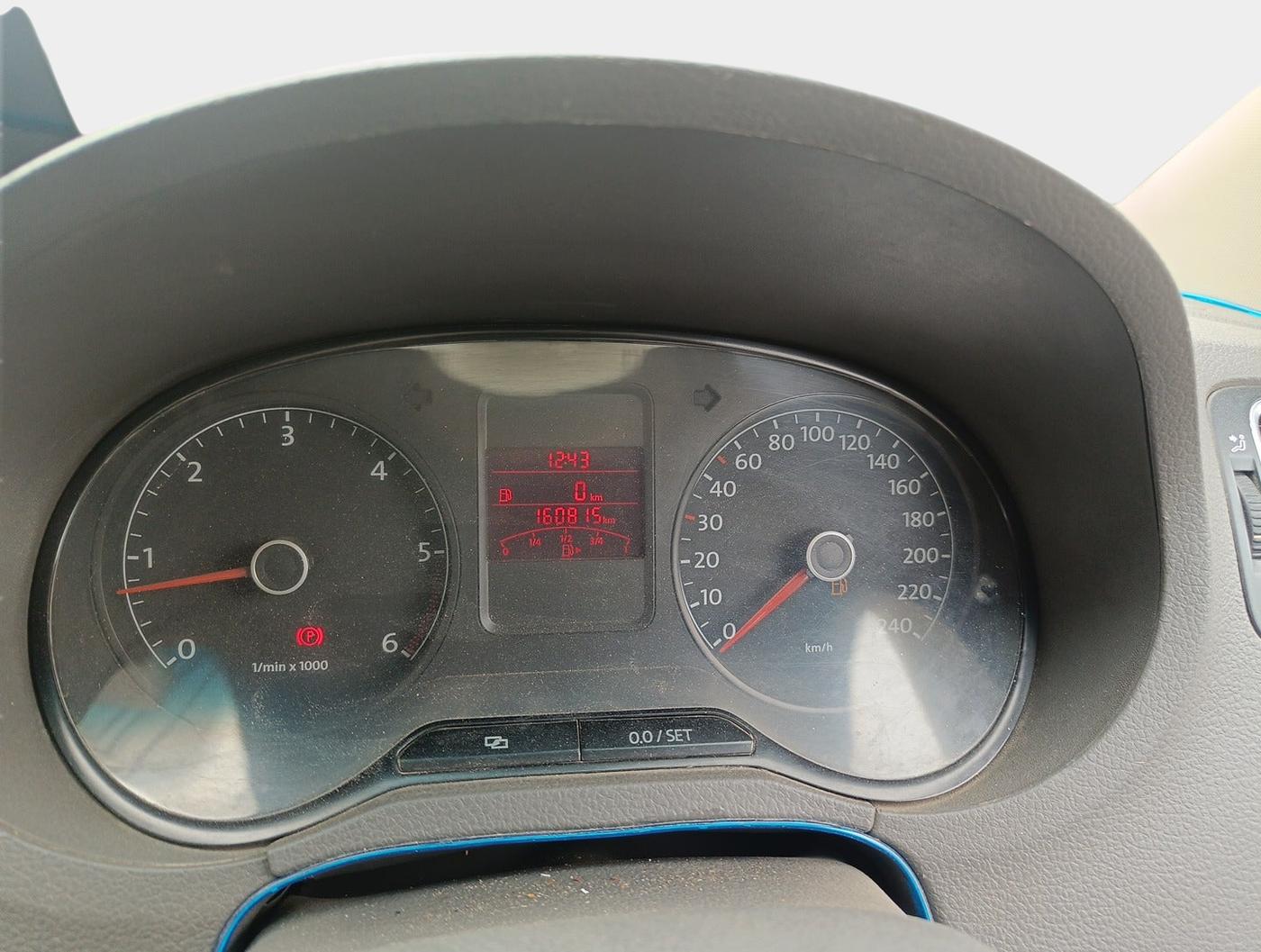 2012 Volkswagen Vento HIGHLINE DIESEL 1.6, Diesel, Manual, 1,60,815 km, interior
