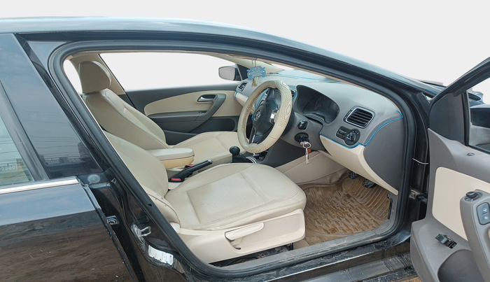 2012 Volkswagen Vento HIGHLINE DIESEL 1.6, Diesel, Manual, 1,60,815 km, interior