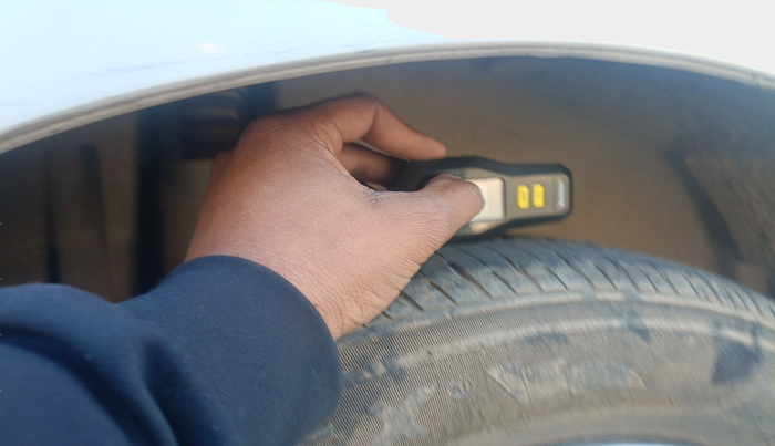 2015 Maruti Swift Dzire VDI, Diesel, Manual, 96,597 km, tyre