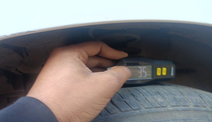 2015 Maruti Swift Dzire VDI, Diesel, Manual, 96,597 km, tyre