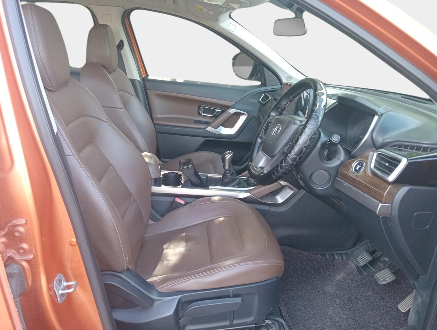 2019 Tata Harrier XZ 2.0L, Diesel, Manual, 1,13,980 km, interior