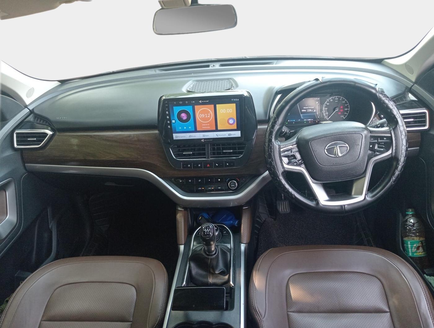 2019 Tata Harrier XZ 2.0L, Diesel, Manual, 1,13,980 km, interior