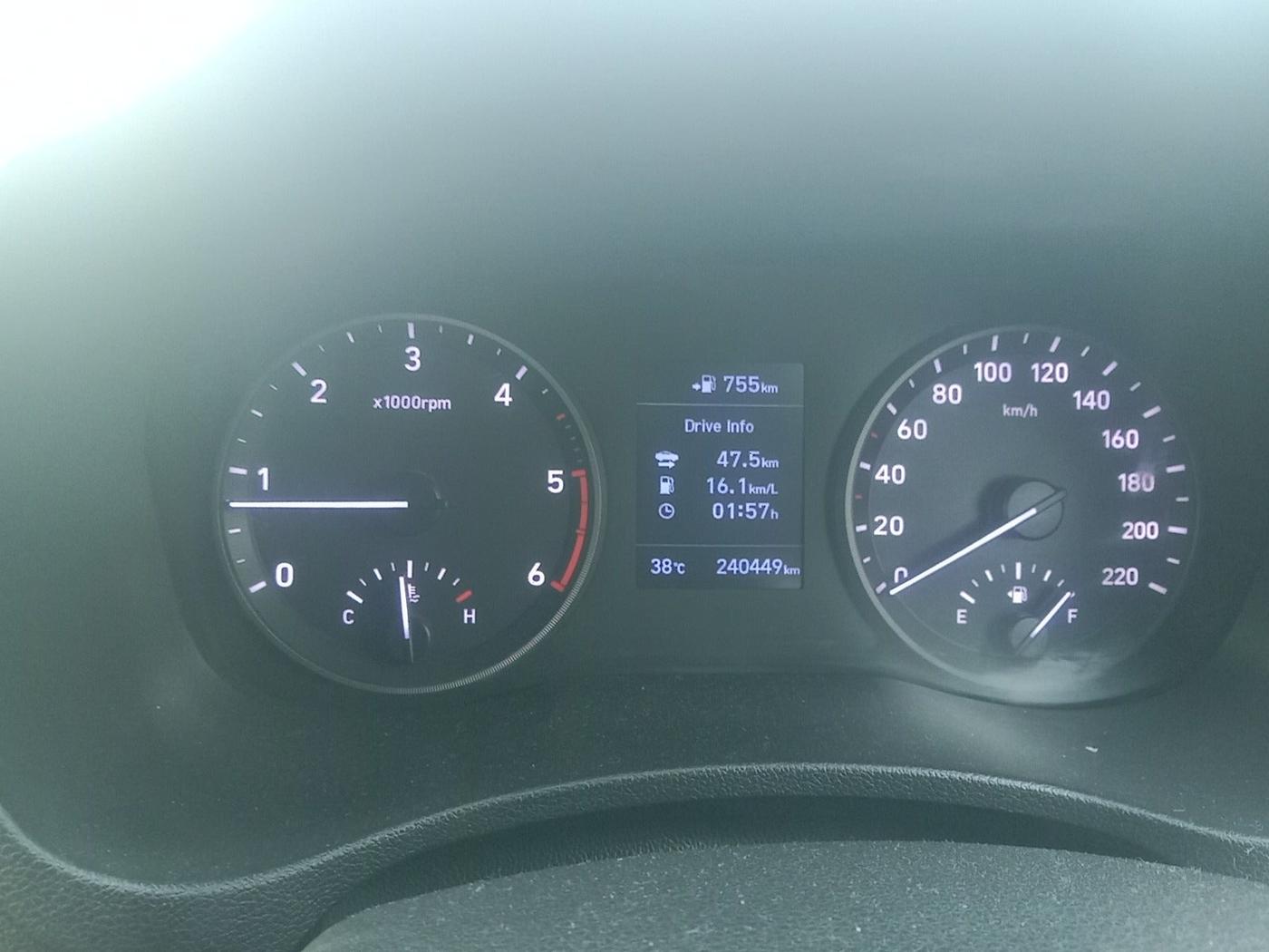 2017 Hyundai Verna 1.6 SX (O) CRDI MT, Diesel, Manual, 2,40,449 km, interior