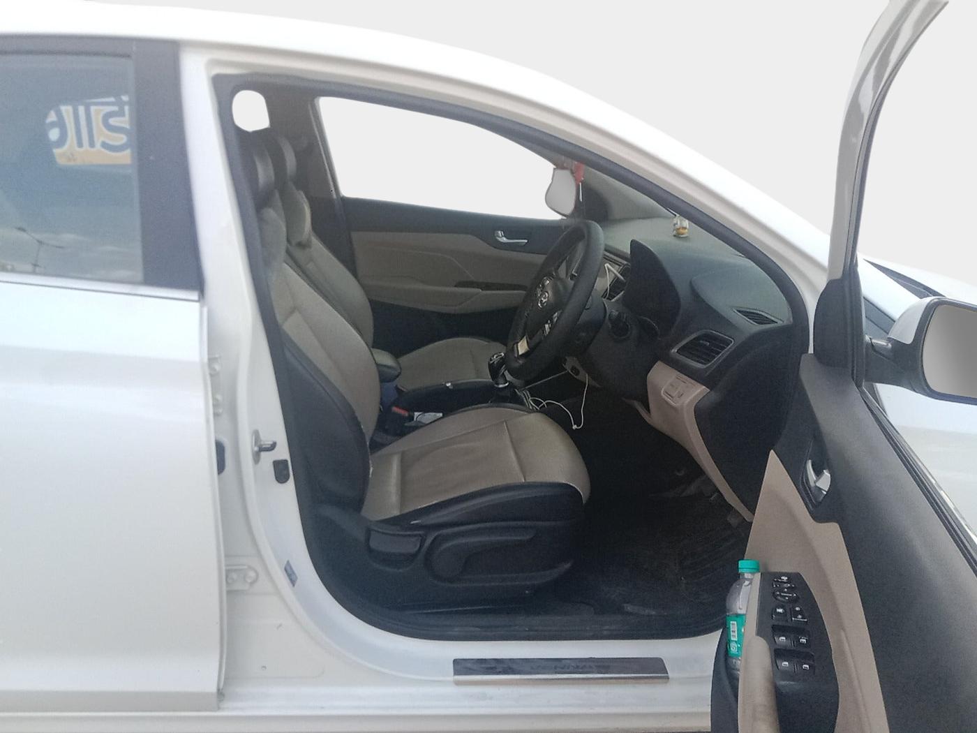 2017 Hyundai Verna 1.6 SX (O) CRDI MT, Diesel, Manual, 2,40,449 km, interior