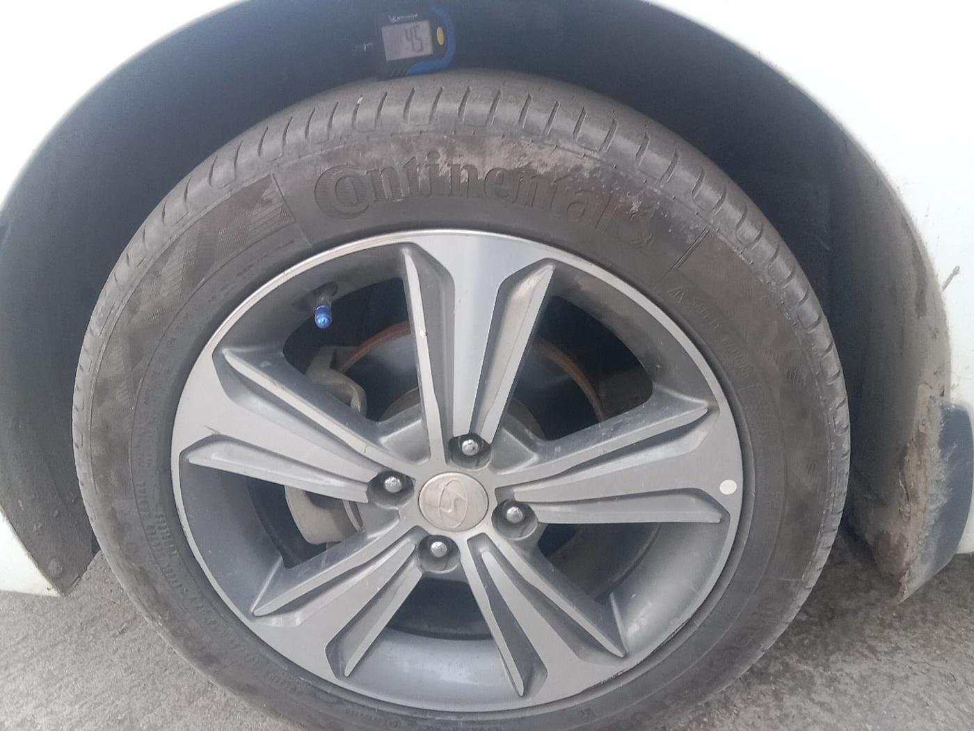 2017 Hyundai Verna 1.6 SX (O) CRDI MT, Diesel, Manual, 2,40,449 km, tyre
