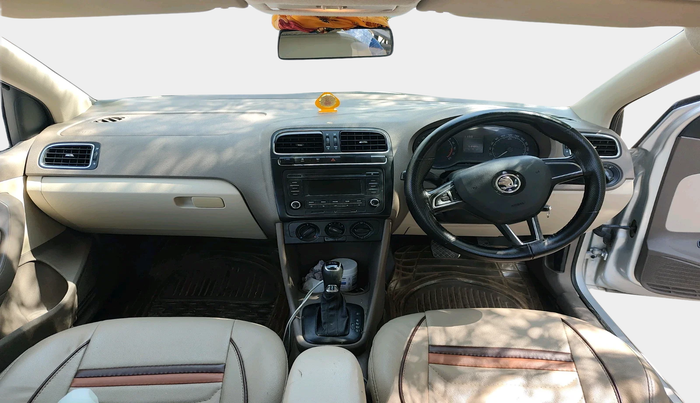 2016 Skoda Rapid AMBITION 1.5 TDI AT, Diesel, Automatic, 1,53,489 km, interior