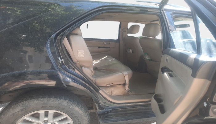 2013 Toyota Fortuner 3.0 4X4 MT, Diesel, Manual, 3,23,553 km, interior