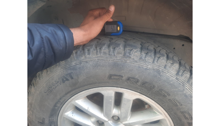 2013 Toyota Fortuner 3.0 4X4 MT, Diesel, Manual, 3,23,553 km, tyre