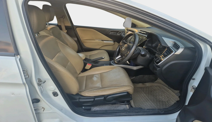 2017 Honda City 1.5L I-VTEC VX, Petrol, Manual, 1,10,372 km, interior