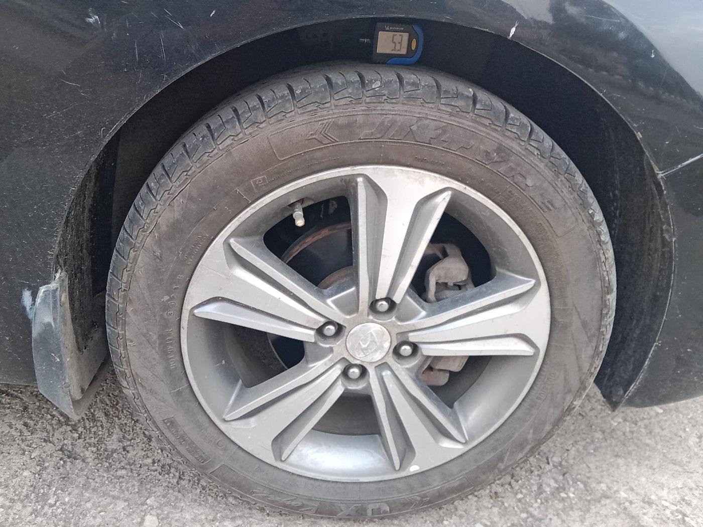 2018 Hyundai Verna 1.6 CRDI SX + AT, Diesel, Automatic, 1,28,311 km, tyre
