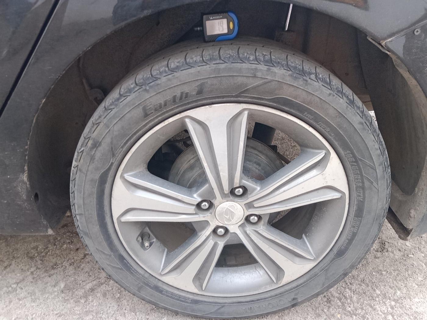 2018 Hyundai Verna 1.6 CRDI SX + AT, Diesel, Automatic, 1,28,311 km, tyre