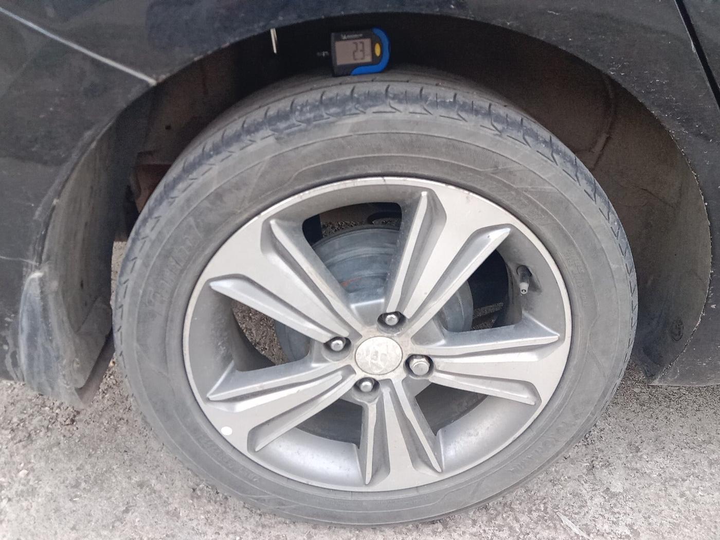 2018 Hyundai Verna 1.6 CRDI SX + AT, Diesel, Automatic, 1,28,311 km, tyre
