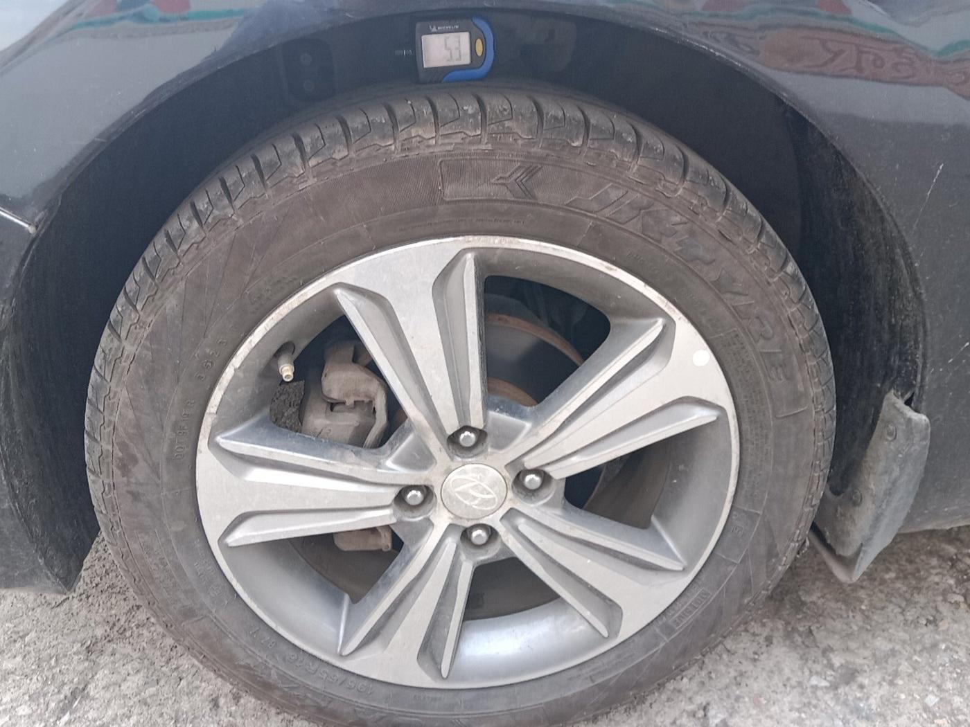2018 Hyundai Verna 1.6 CRDI SX + AT, Diesel, Automatic, 1,28,311 km, tyre