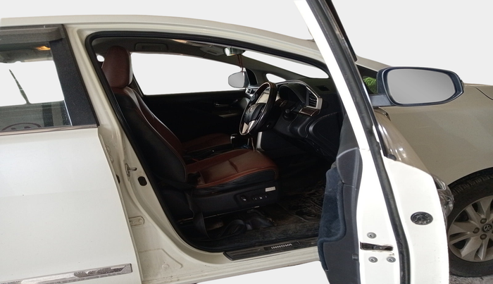 2017 Toyota Innova Crysta 2.8 ZX AT 7 STR, Diesel, Automatic, 89,883 km, interior