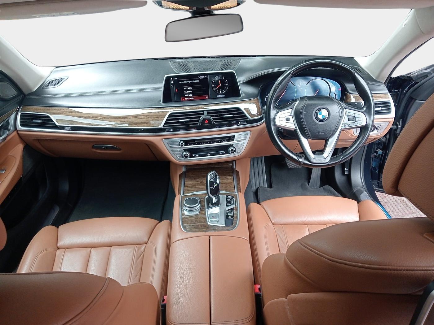 2018 BMW 7 Series 730L D DESIGN PURE EX, Diesel, Automatic, 63,925 km, interior