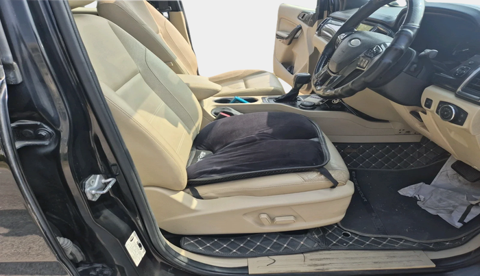 2019 Ford Endeavour TITANIUM PLUS 3.2 4X4 AT SUNROOF, Diesel, Automatic, 75,218 km, interior