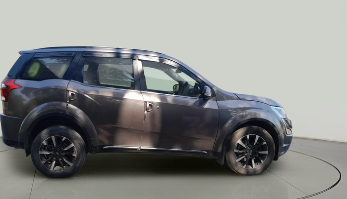 2019 Mahindra XUV500 W11 AT, Diesel, Automatic, 1,18,983 km, exterior