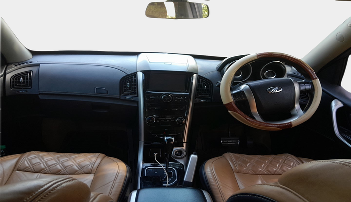 2019 Mahindra XUV500 W11 AT, Diesel, Automatic, 1,18,983 km, interior