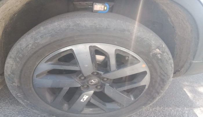 2022 Tata Harrier XZA PLUS 2.0L DARK EDITION, Diesel, Automatic, 59,088 km, tyre