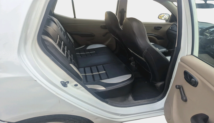 2011 Hyundai i10 ERA 1.1, Petrol, Manual, 63,802 km, interior