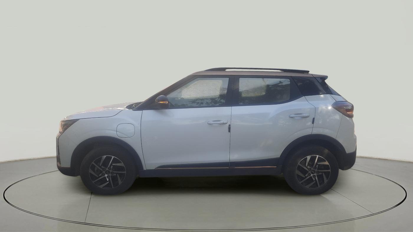 2023 Mahindra XUV400 EL 7.2 KW, Electric, Automatic, 30,071 km, exterior