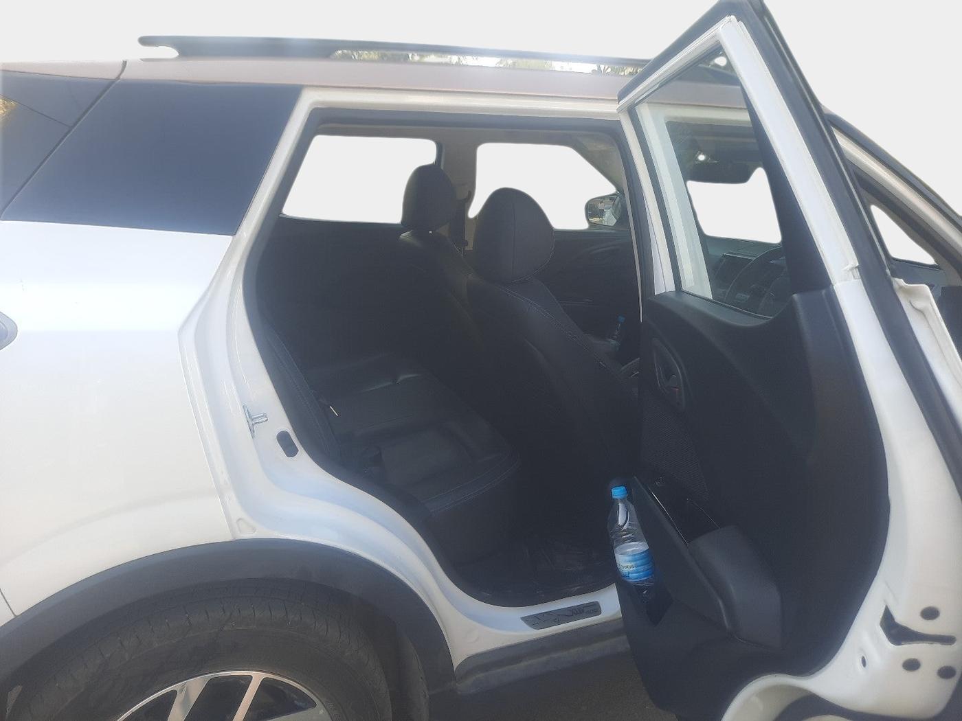 2023 Mahindra XUV400 EL 7.2 KW, Electric, Automatic, 30,071 km, interior