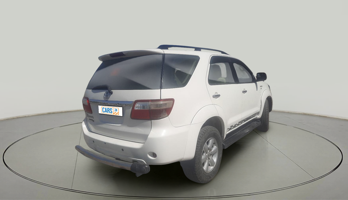 2010 Toyota Fortuner 3.0 4X4 MT, Diesel, Manual, 1,27,465 km, exterior