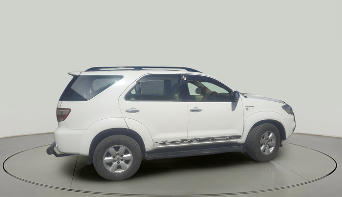 2010 Toyota Fortuner 3.0 4X4 MT, Diesel, Manual, 1,27,465 km, exterior