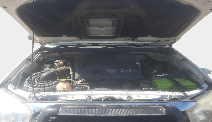 2010 Toyota Fortuner 3.0 4X4 MT, Diesel, Manual, 1,27,465 km, exterior