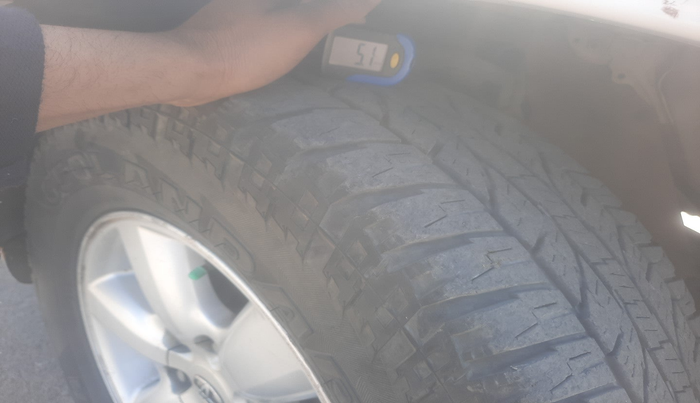 2010 Toyota Fortuner 3.0 4X4 MT, Diesel, Manual, 1,27,465 km, tyre