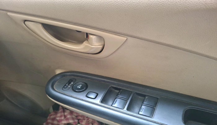 2016 Honda Amaze 1.2L I-VTEC S AT, Petrol, Automatic, 77,227 km, interior