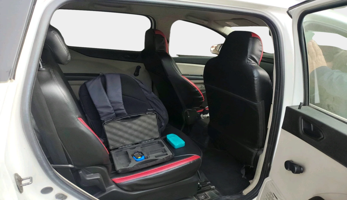 2019 Renault TRIBER RXL MT, Petrol, Manual, 25,199 km, interior