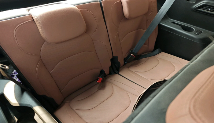 2025 MG HECTOR PLUS SHARP PRO 1.5 PETROL TURBO CVT 7 STR, Petrol, Automatic, 14,646 km, interior