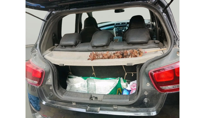 2016 Mahindra Kuv100 K6 PLUS 6 STR, Petrol, Manual, 32,276 km, exterior