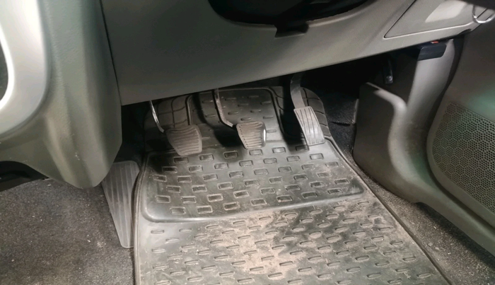 2016 Mahindra Kuv100 K6 PLUS 6 STR, Petrol, Manual, 32,276 km, interior