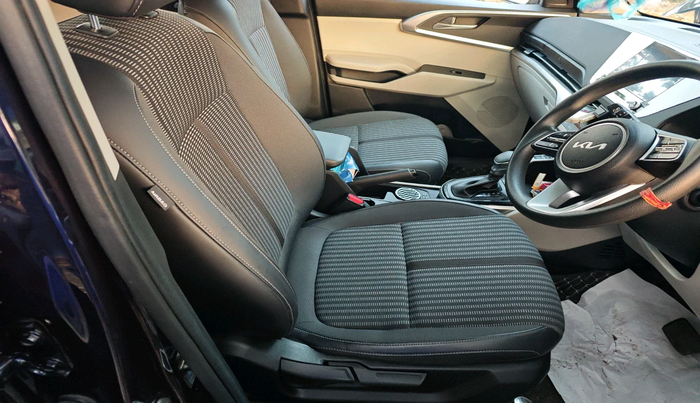 2022 KIA CARENS PRESTIGE PLUS 1.4 PETROL DCT 7 STR, Petrol, Automatic, 1,062 km, interior