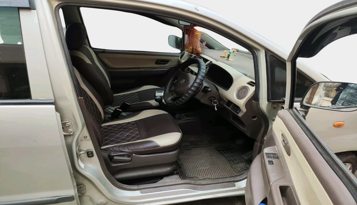 2011 Maruti Zen Estilo LXI, Petrol, Manual, 57,486 km, interior