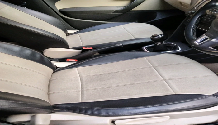 2013 Volkswagen Polo HIGHLINE1.2L, Petrol, Manual, 28,803 km, interior