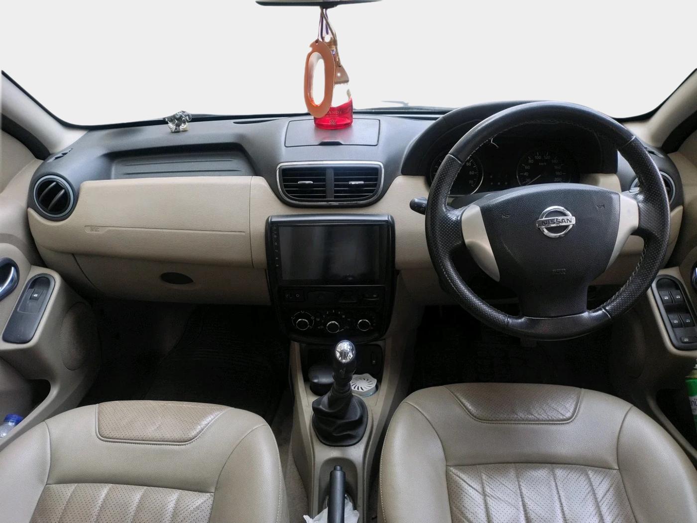 2014 Nissan Terrano XV D THP 110 PS, Diesel, Manual, 77,989 km, interior