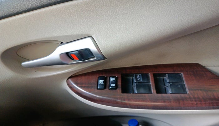 2011 Toyota Corolla Altis G PETROL, Petrol, Manual, 44,121 km, interior