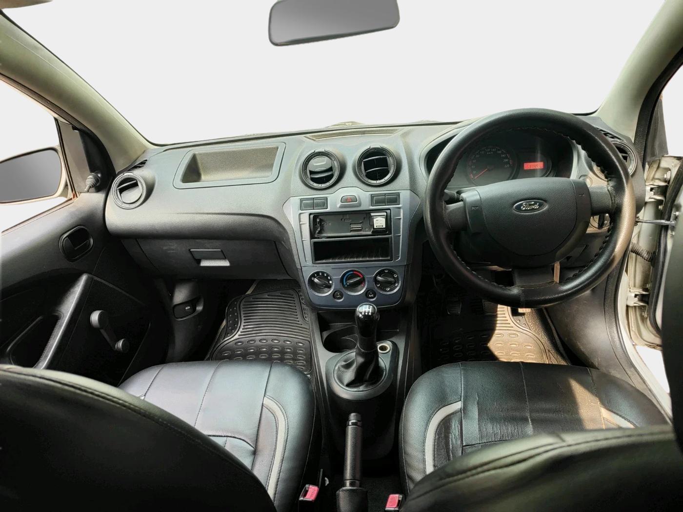 2013 Ford Figo LXI 1.4 DIESEL, Diesel, Manual, 53,149 km, interior