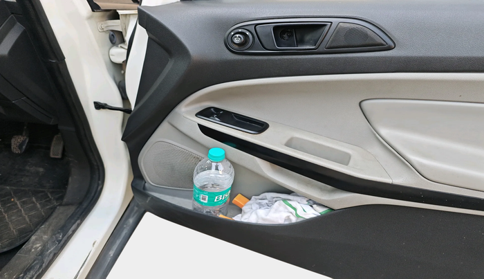 2017 Ford Ecosport AMBIENTE 1.5L DIESEL, Diesel, Manual, 1,28,656 km, interior