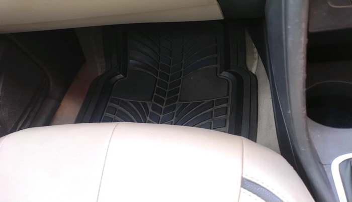 2012 Volkswagen Polo COMFORTLINE 1.2L PETROL, Petrol, Manual, 66,497 km, interior